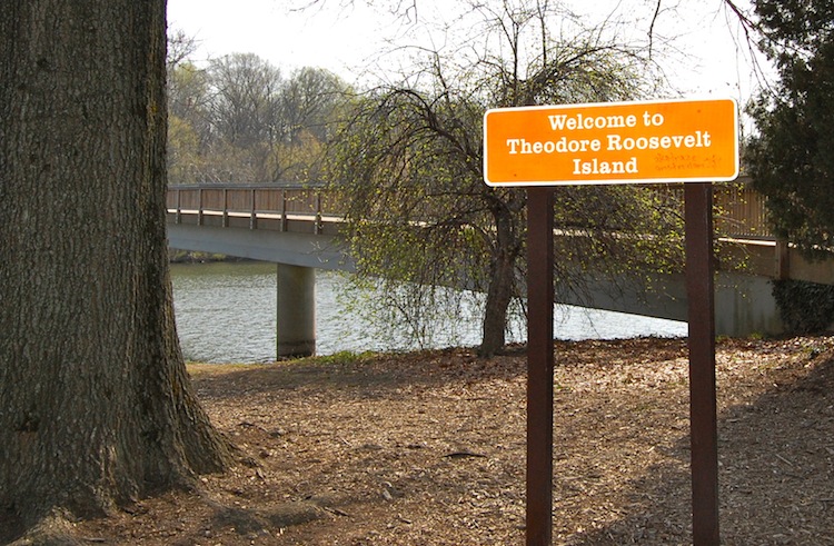 Roosevelt Island sign