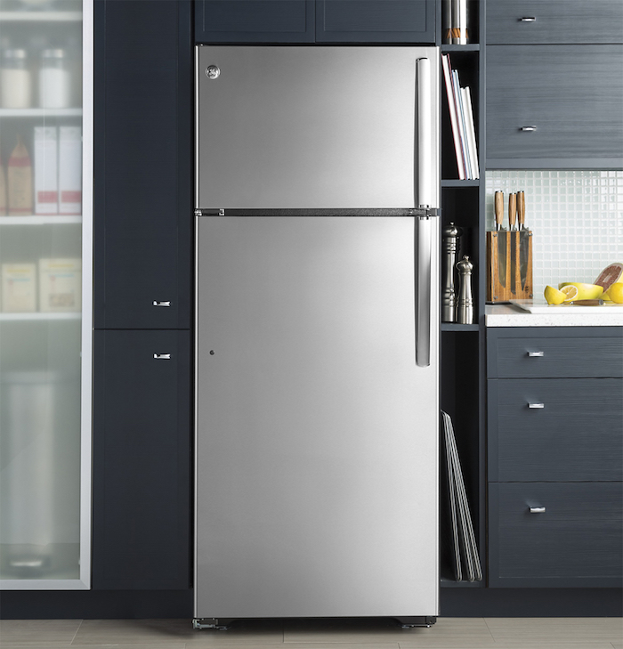 GE Top Freezer Refrigerator with Autofill Pitcher